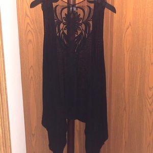 Lightweight and airy vest coverup